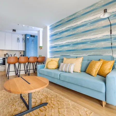 Aura Ii, Sun & Snow *