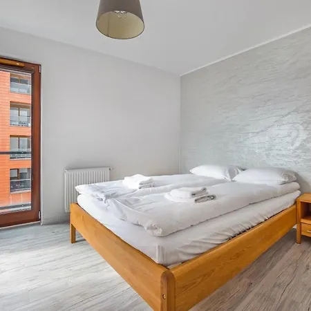 Aura Ii, Sun & Snow Danzig