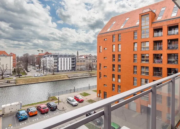 Aura Ii, Sun & Snow * Gdansk