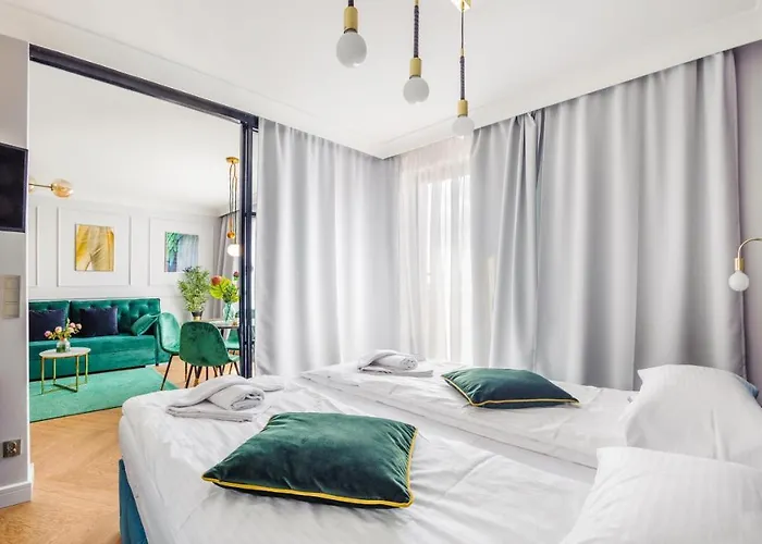 Aura Ii, Sun & Snow *