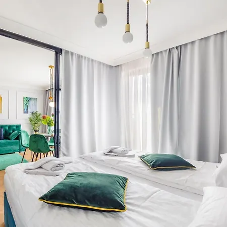 Aura Ii, Sun & Snow *