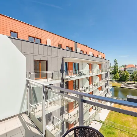 Aura Ii, Sun & Snow *