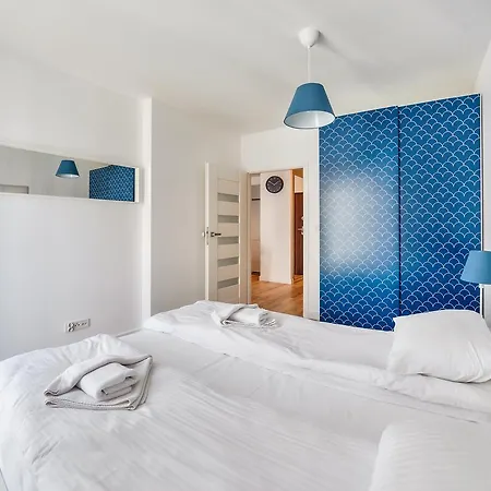 Aura Ii, Sun & Snow * Gdańsk