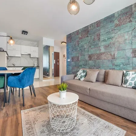 Aura Ii, Sun & Snow * Gdańsk